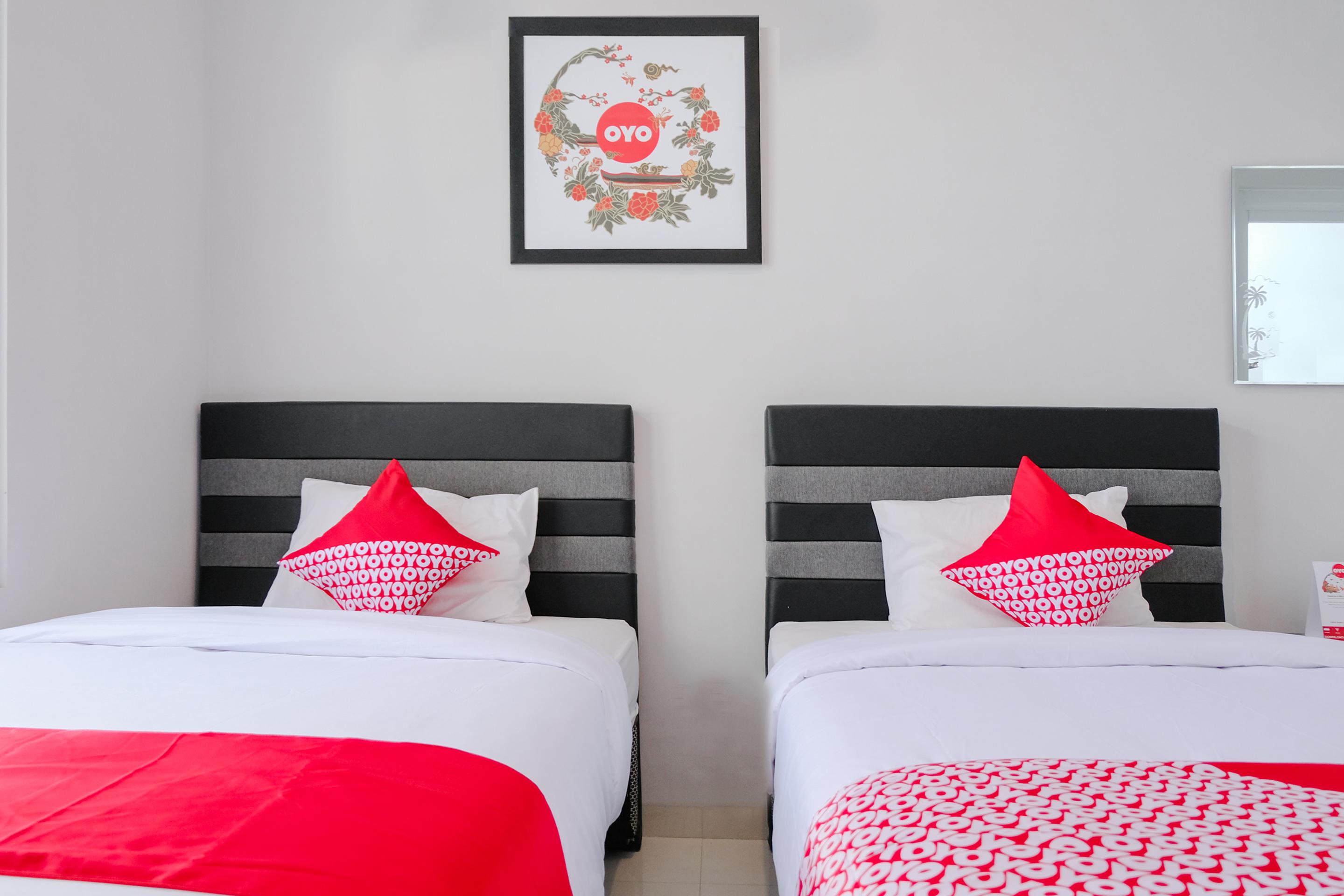 Super Oyo 995 Alice'S Homestay Syariah Джембер Екстер'єр фото