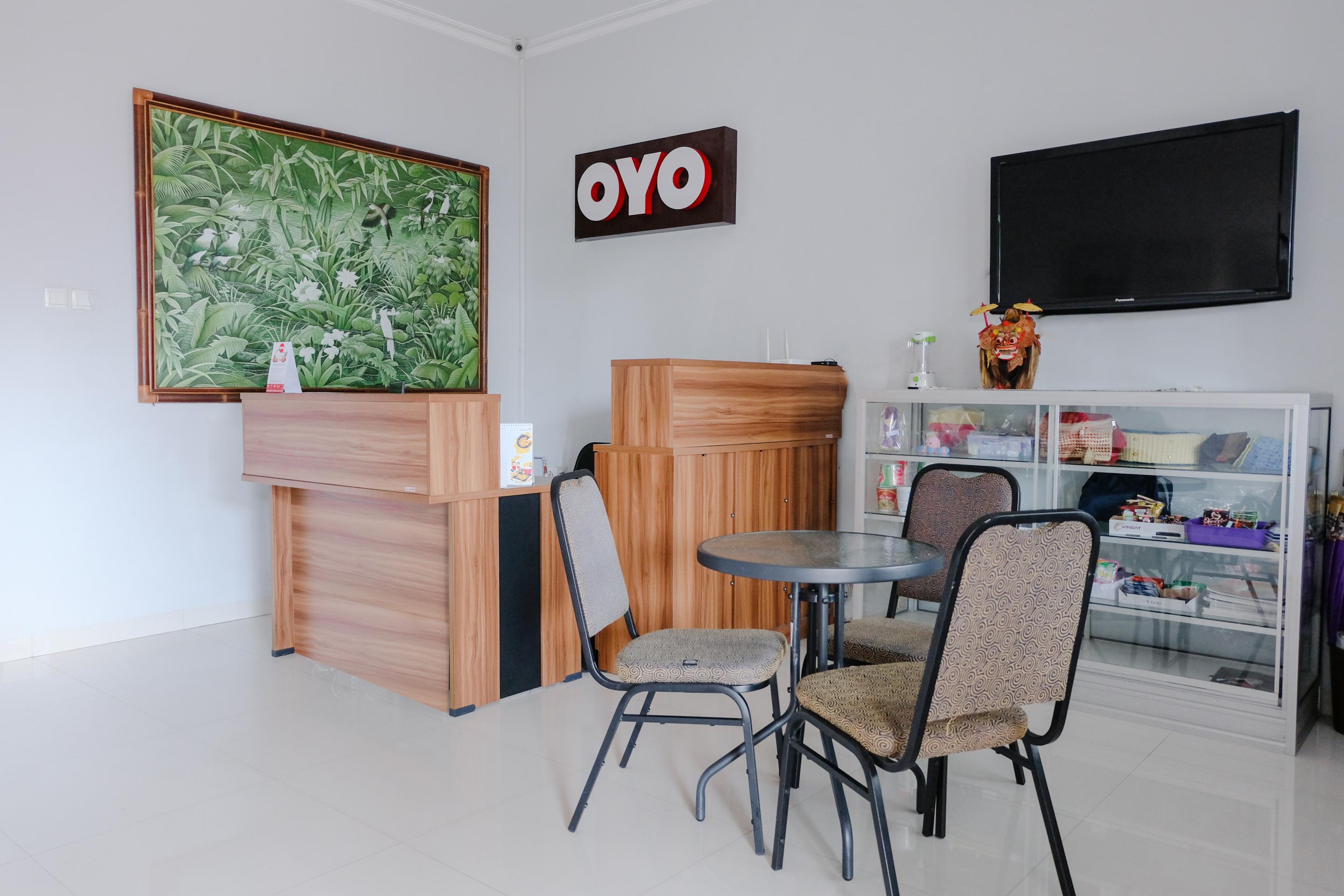 Super Oyo 995 Alice'S Homestay Syariah Джембер Екстер'єр фото
